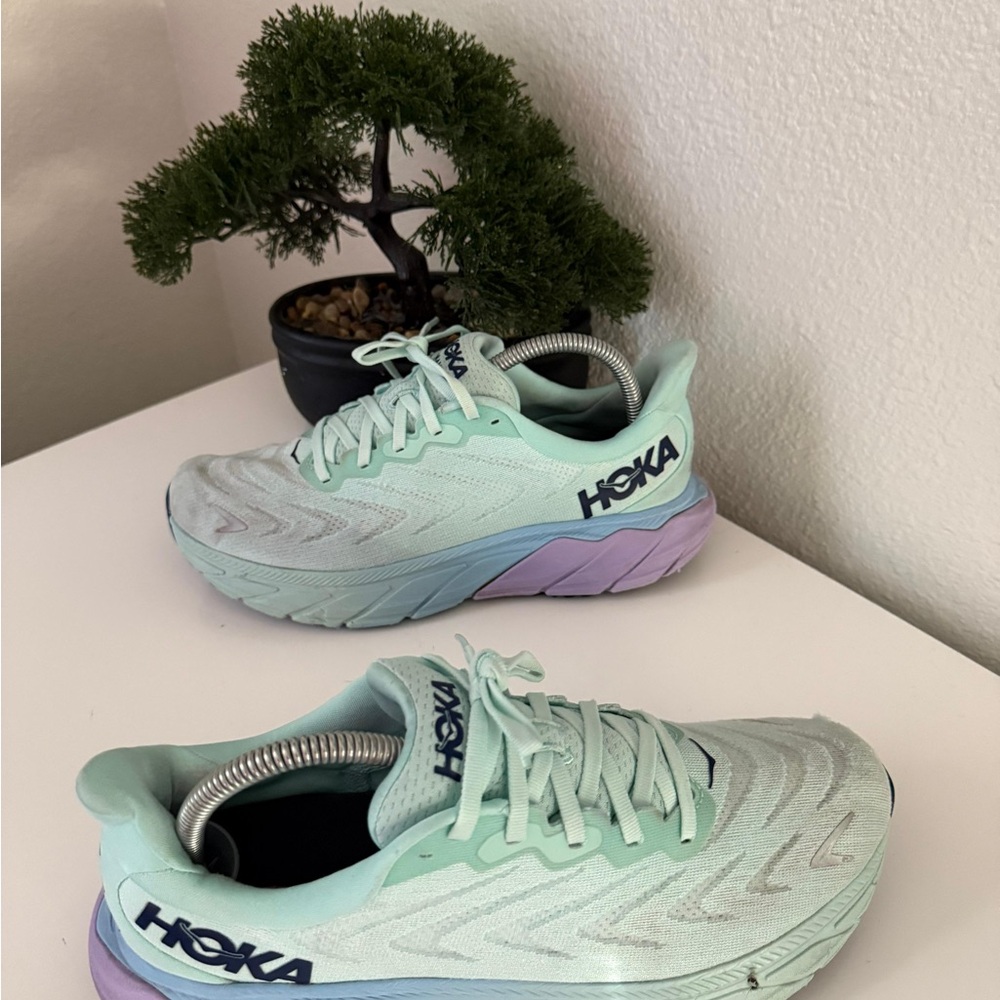 Hoka One One Arahi 6 Women's Shoes - Mint and Lavender - Picture 8 of 9